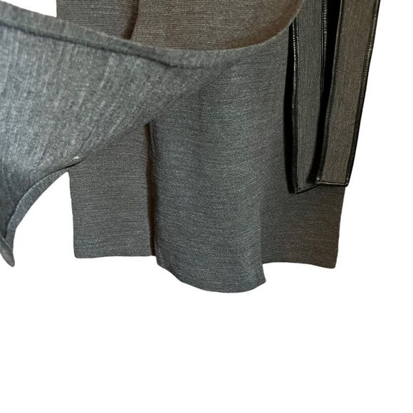 Elegant Sleeveless Gray Dress - Picture 10 of 14